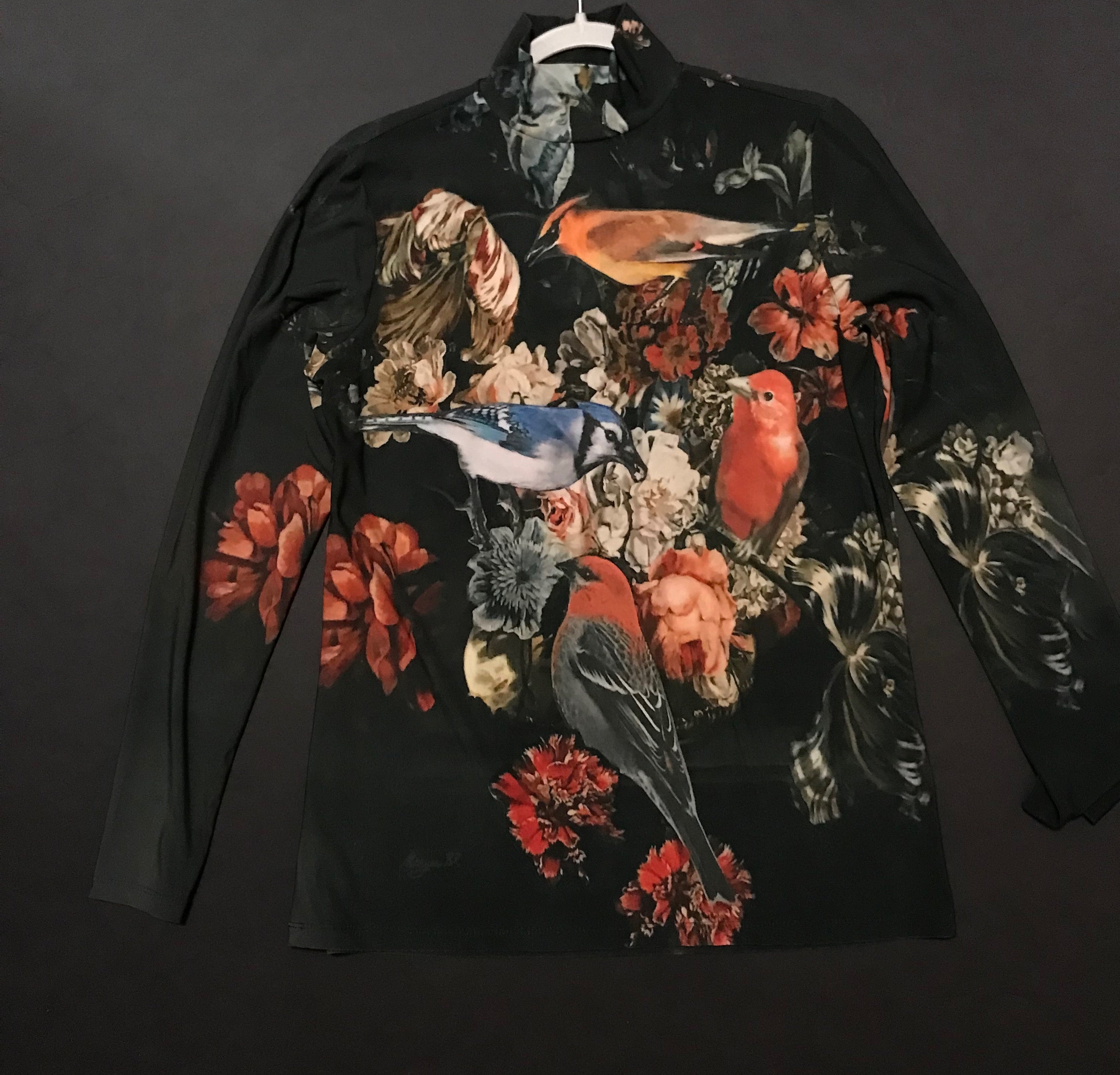 Turtle-Neck Top,"Flowers and Birds(Large)