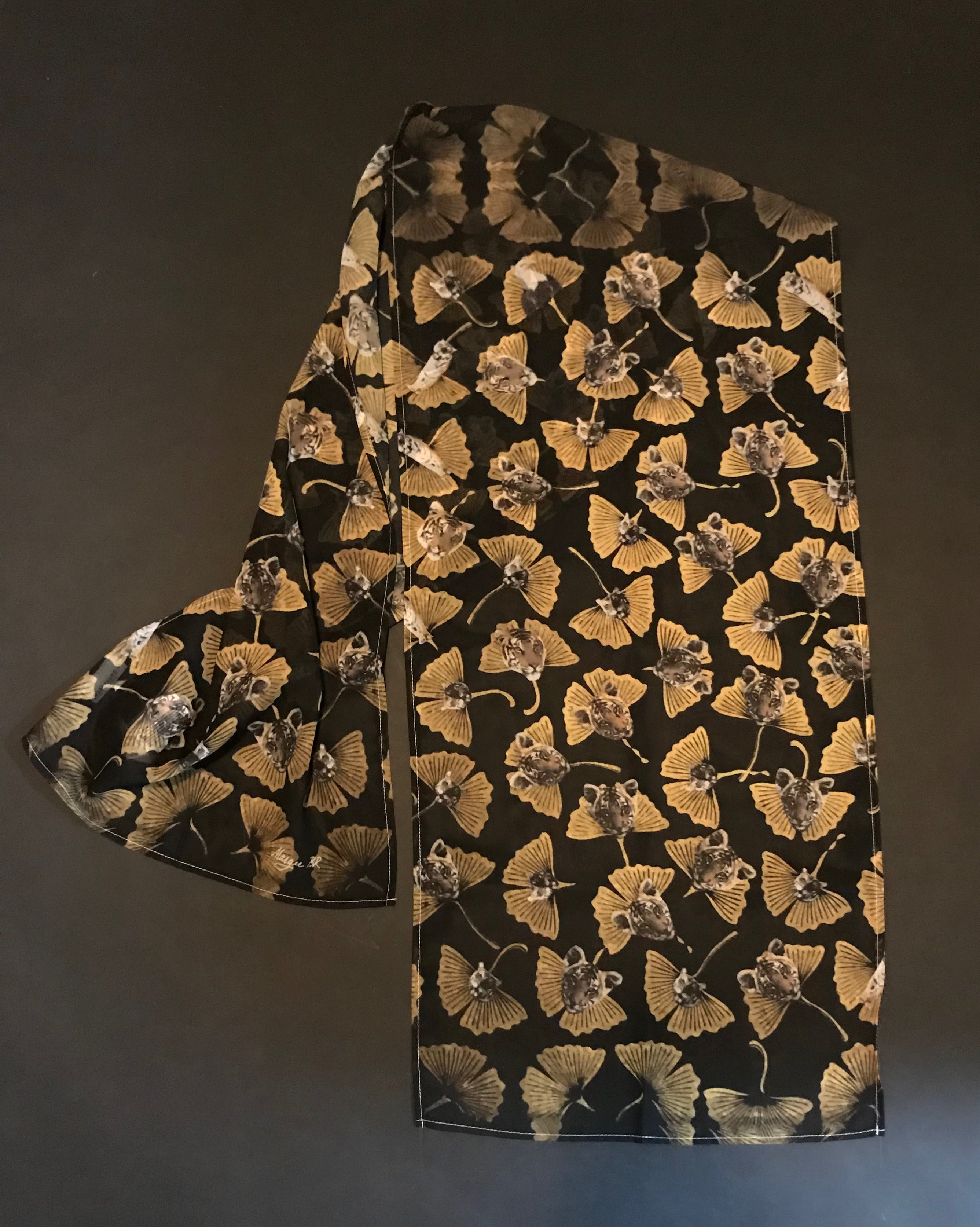 Scarf,"Gingko Tigers"